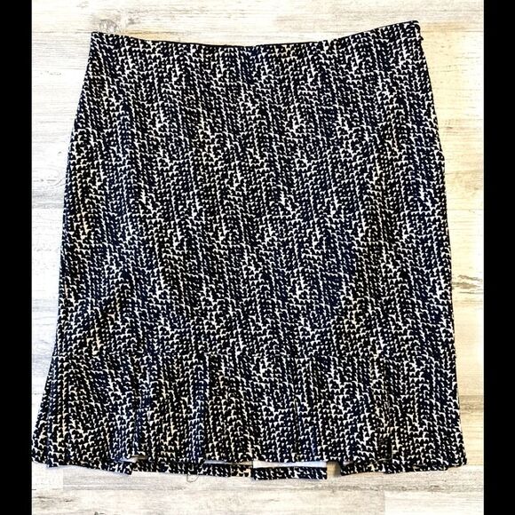 Ann Taylor black and white Skirt Size 2 - Picture 2 of 5